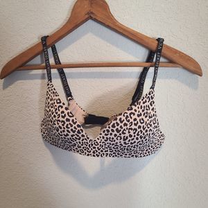 Victoria's Secret Push Up Leopard‎ Cheetah Tshirt Lined Bra size 32A EUC